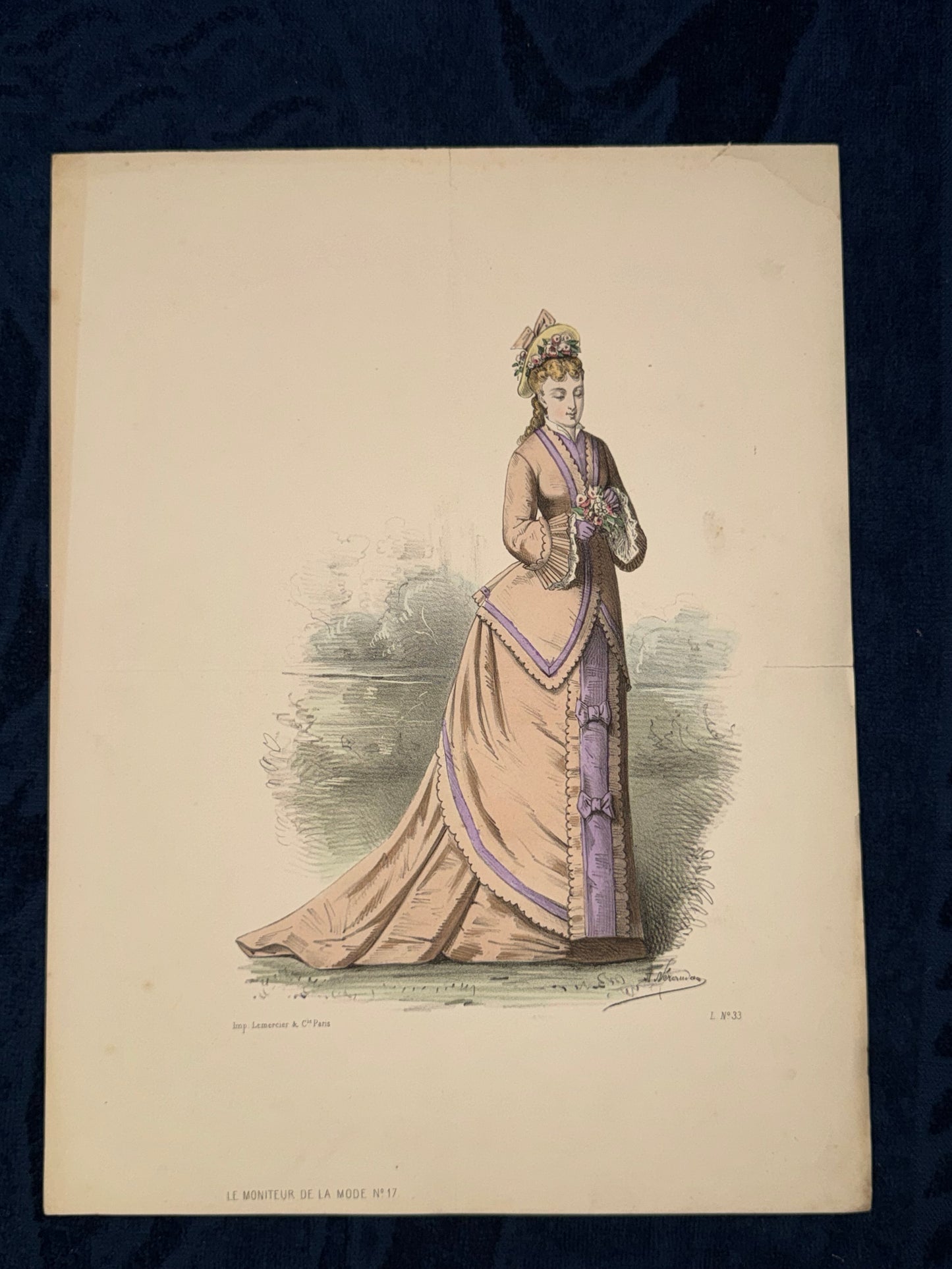 Damenmode Paris 1870 Apricotfarbenes Kleid Schleifen & Schleppe