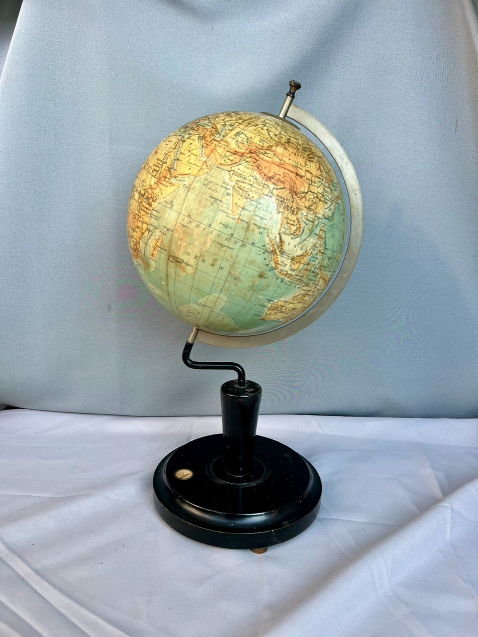 Rothaugs Wiener Schul-Globus 1910